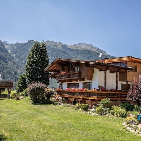 Gaestehaus Waltraud Längenfeld Екстериор снимка