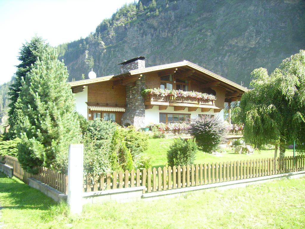 Gaestehaus Waltraud Längenfeld Екстериор снимка
